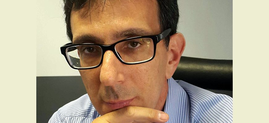 El grabado de piezas del automotor bajo la lupa