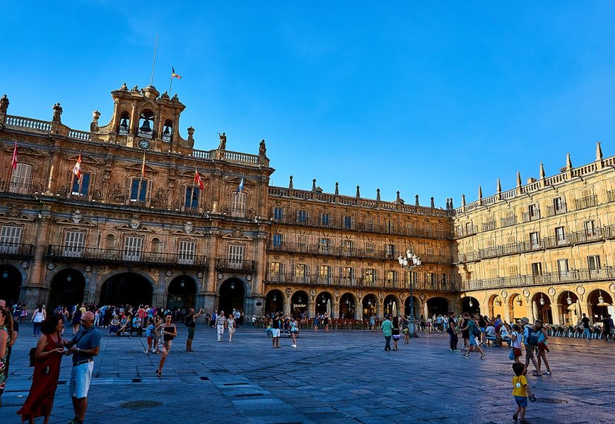 El 20 % de españoles gasta hasta 2 mil euros al año en seguros