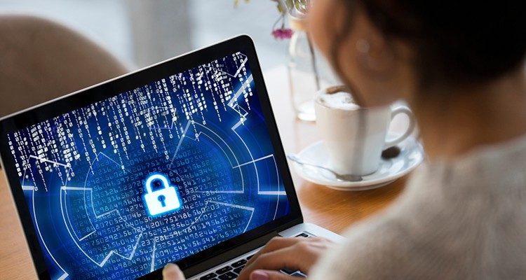 Ciberseguridad e igualdad de género: Cómo las aseguradoras pueden liderar en la protección digital para mujeres