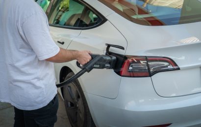 Chile: ¿qué seguros existen hoy para autos híbridos y eléctricos y qué mirar antes de contratar uno?